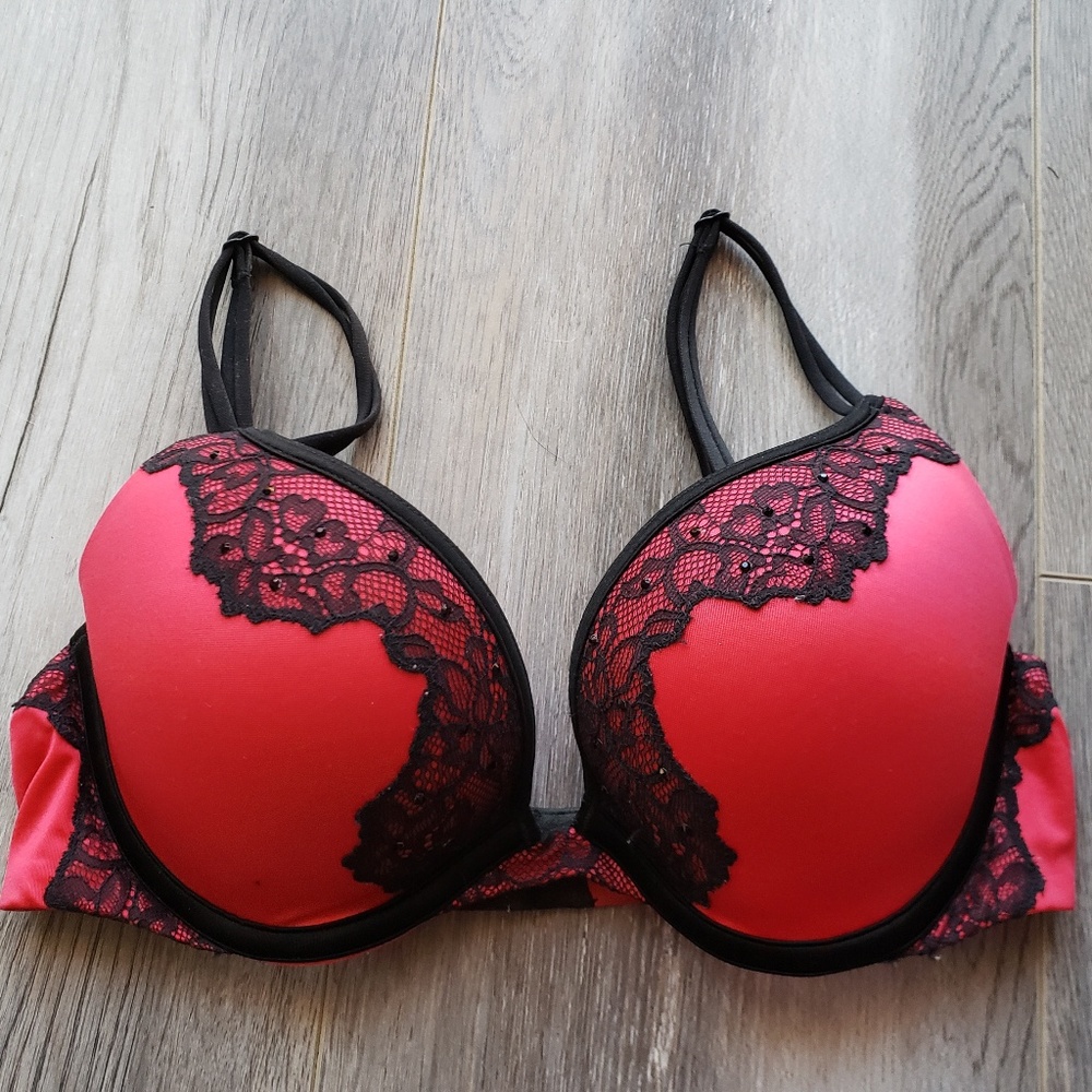 Victoria's Secret Very Sexy Red Lace Push Up Bra